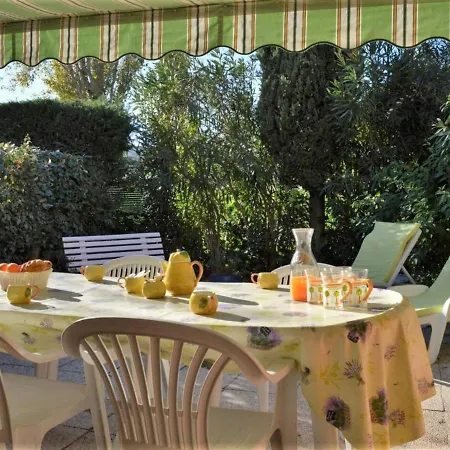 Maison En Duplex Au Lavandou Avec Piscine, Terrasse Et Parking Prive - 3 Pieces, 6 Couchages - Fr-1-251-20 Дом отдыха