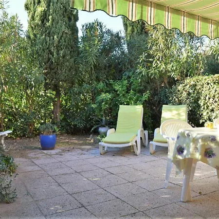 Holiday home Maison En Duplex Au Lavandou Avec Piscine, Terrasse Et Parking Prive - 3 Pieces, 6 Couchages - Fr-1-251-20 *