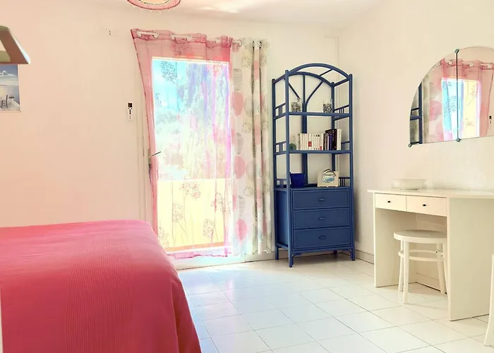 Semesterbostad Maison En Duplex Au Lavandou Avec Piscine, Terrasse Et Parking Prive - 3 Pieces, 6 Couchages - Fr-1-251-20