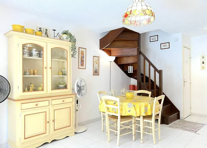 Maison En Duplex Au Lavandou Avec Piscine, Terrasse Et Parking Prive - 3 Pieces, 6 Couchages - Fr-1-251-20 Semesterbostad *