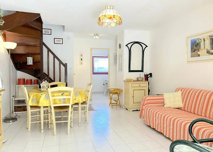 Semesterbostad Maison En Duplex Au Lavandou Avec Piscine, Terrasse Et Parking Prive - 3 Pieces, 6 Couchages - Fr-1-251-20 *