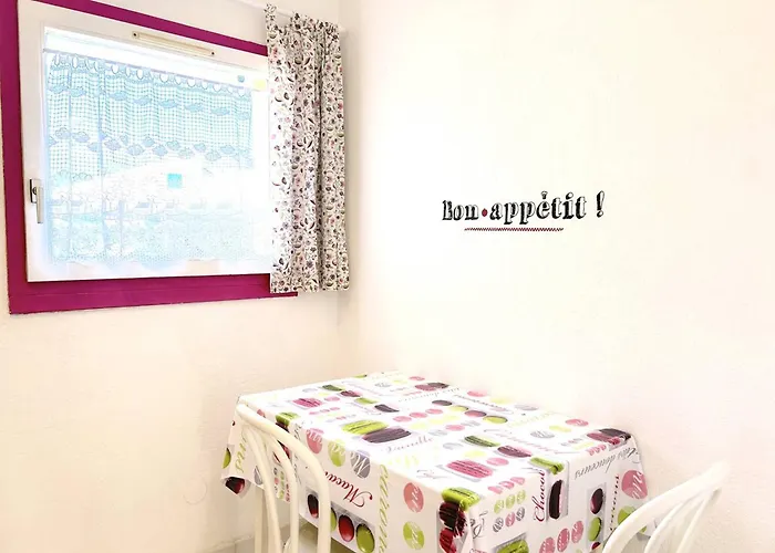 Maison En Duplex Au Lavandou Avec Piscine, Terrasse Et Parking Prive - 3 Pieces, 6 Couchages - Fr-1-251-20 * Le Lavandou